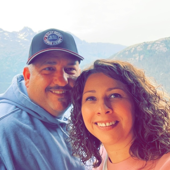 Meet your Posher, Vickie - Picture 1 of 1